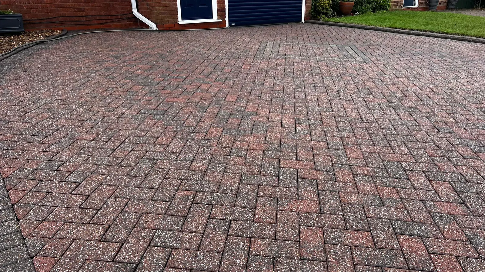 Block paving cleaning in Bromsgrove