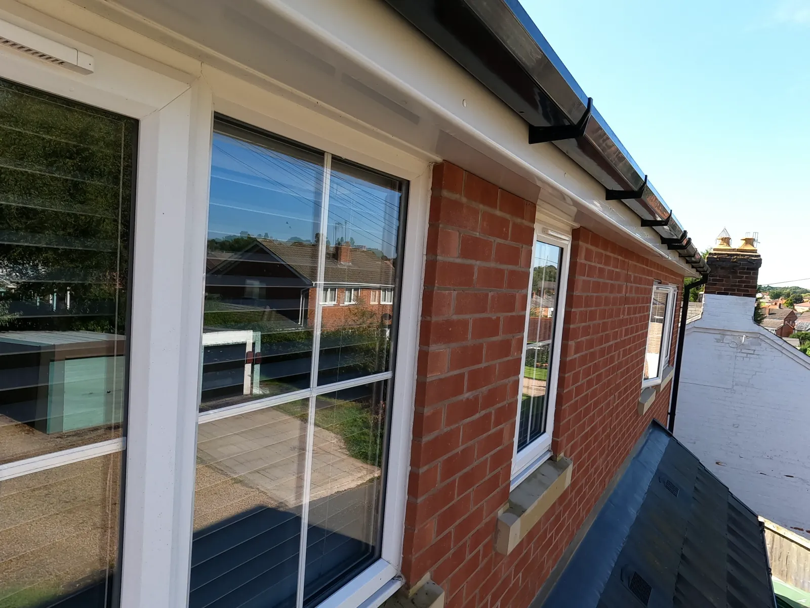 Water-fed pole window cleaning system